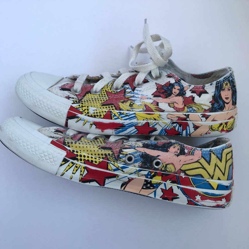 Converse Wonder Woman Sneakers Men’s 4 Women’s 6 - Picture 2 of 8